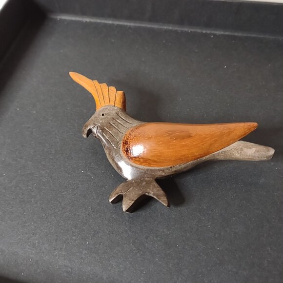 Very Cool Wooden Bird Brooch - Picture 7 of 9